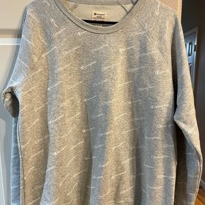 Champion crew neck sweatshirt grey. Sz xl women’s